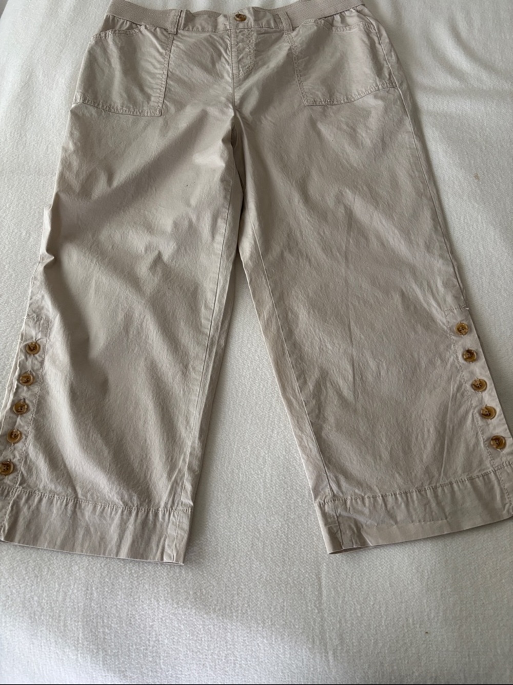 Women’s Ankle Crop Button-Hem Jeans in Light Beige